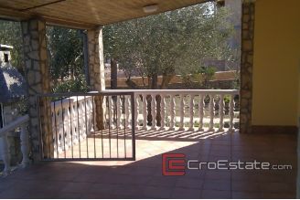 012 2014 74 Pasman House Villa for sale