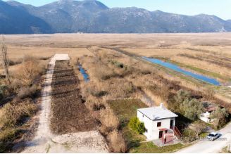 006 2052 101 Metkovic House with great potential for sale