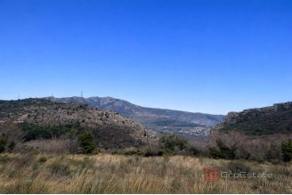 005 2055 08 Klis attractive building plot sale