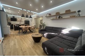 001 2057 07 Trogir Luxury villa with pool for rent