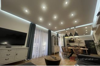 019 2057 07 Trogir Luxury villa with pool for rent