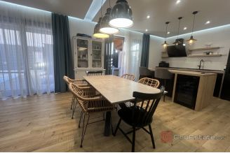 019 2057 07 Trogir Luxury villa with pool for rent