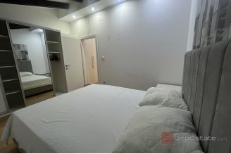 019 2057 07 Trogir Luxury villa with pool for rent