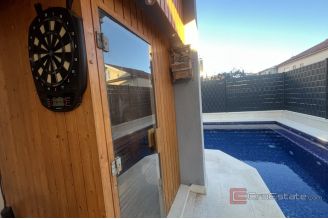 019 2057 07 Trogir Luxury villa with pool for rent