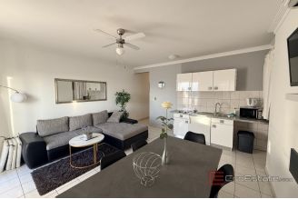 016 2058 03 Šibenik Apartment house first row to the sea for sale