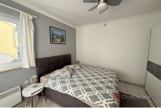 016 2058 03 Šibenik Apartment house first row to the sea for sale