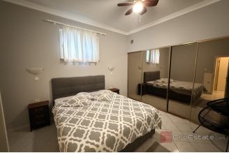 016 2058 03 Šibenik Apartment house first row to the sea for sale