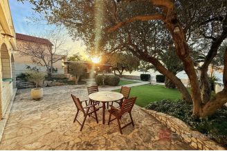 016 2058 03 Šibenik Apartment house first row to the sea for sale