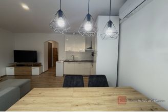 007 2049 84 Split Manus Renovated one bedroom apartment for sale
