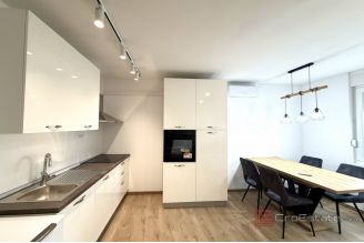 007 2049 84 Split Manus Renovated one bedroom apartment for sale