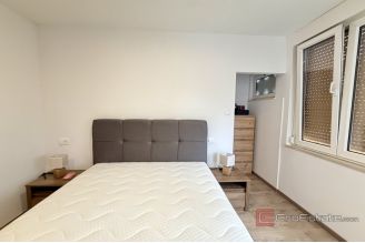 007 2049 84 Split Manus Renovated one bedroom apartment for sale