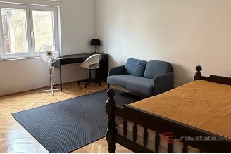 012 2046 183 Split Semi detached house with three residential units for sale