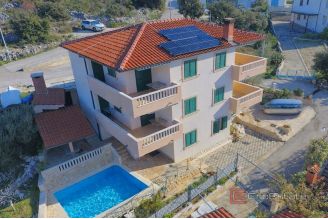 020 2021 425 rogoznica apartment house with swimming pool for sale