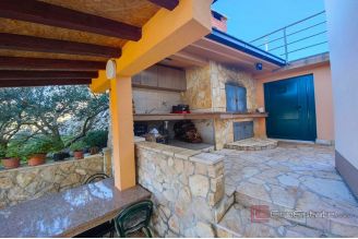 020 2021 425 rogoznica apartment house with swimming pool for sale