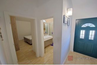 020 2021 425 rogoznica apartment house with swimming pool for sale