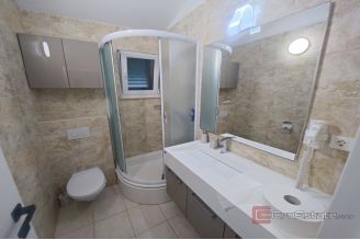 020 2021 425 rogoznica apartment house with swimming pool for sale