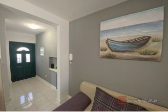 020 2021 425 rogoznica apartment house with swimming pool for sale