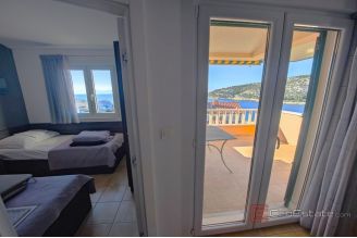 020 2021 425 rogoznica apartment house with swimming pool for sale