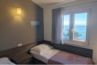 020 2021 425 rogoznica apartment house with swimming pool for sale