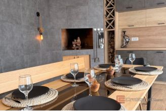 011 2058 02 Pula Luxury villa with pool for sale