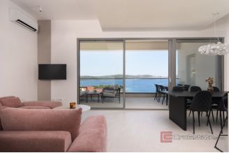 013 5470 30 Trogir Duplex penthpuse with pool and a sea view for sale for sale