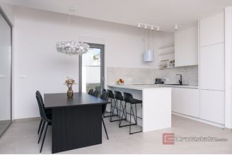 013 5470 30 Trogir Duplex penthpuse with pool and a sea view for sale for sale