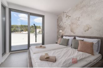 013 5470 30 Trogir Duplex penthpuse with pool and a sea view for sale for sale