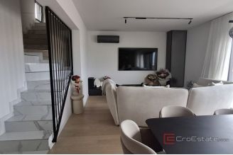 011 2031 228 Kastela Spacious penthouse with open sea view for sale