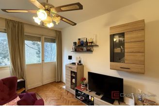 014 2046 184 Split Two bedroom apartment in a popular location for sale