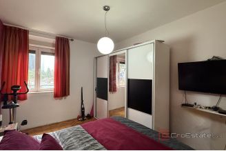 014 2046 184 Split Two bedroom apartment in a popular location for sale