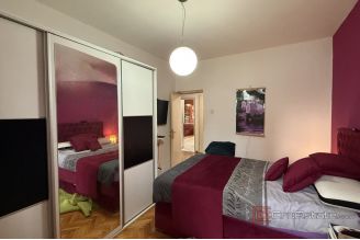 014 2046 184 Split Two bedroom apartment in a popular location for sale