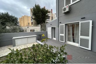 017 2035 333 Split Mertojak Modern two bedroom apartment for rent