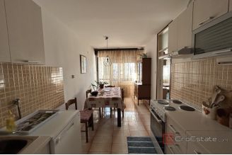 011 2035 334 Split Blatine Comfortable three bedroom apartment for sale