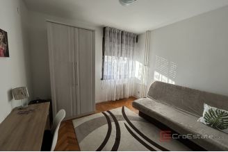 011 2035 334 Split Blatine Comfortable three bedroom apartment for sale