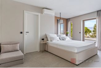 018 2022 482 Brac Modern villa with pool and a sea view for sale