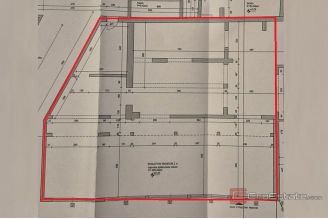 005 2016 690 Rogoznica Attractively positioned commercial premises for rent