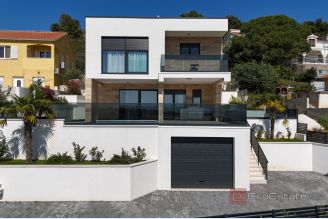 001 2035 338 Ciovo Luxury villa with pool and a sea view for rent