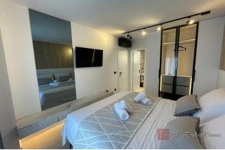 015 2035 338 Ciovo Luxury villa with pool and a sea view for rent