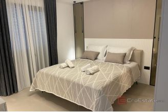 015 2035 338 Ciovo Luxury villa with pool and a sea view for rent