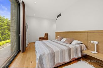 019 2053 33 Novigrad Exclusive modern villa with sea view and a private wellness oasis sale