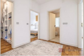 020 2053 31 Zagreb Luxury villa with pool for sale