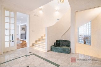 020 2053 31 Zagreb Luxury villa with pool for sale