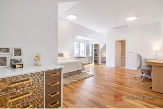 020 2053 32 Zagreb Luxury villa with pool for rent