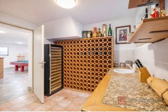 020 2053 32 Zagreb Luxury villa with pool for rent