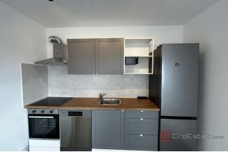 010 2052 102 Kastela Office space on the first floor for rent