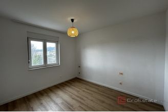 010 2052 102 Kastela Office space on the first floor for rent