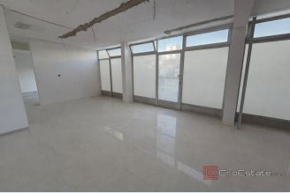 001 2056 03 Split Sucidar Commercial space in a high traffic location for rent