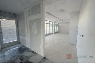 005 2056 03 Split Sucidar Commercial space in a high traffic location for rent