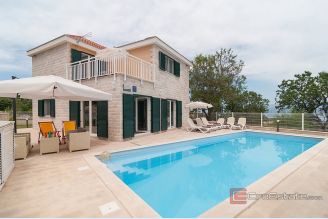 001 2057 12 Brac Stone house with pool and a sea view for sale
