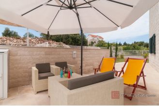 010 2057 12 Brac Stone house with pool and a sea view for sale